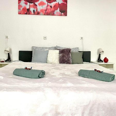 Very Warm Home With Big Bed Near New York Cafe Budapest Eksteriør billede